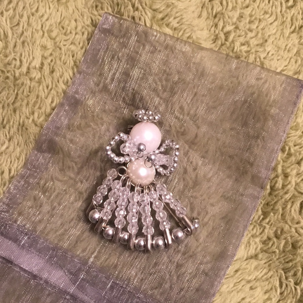 Angel pin